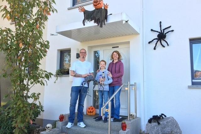 Zu Halloween verwandelt eine Familie aus Kirchzarten ihr Haus in ein Horrorhaus