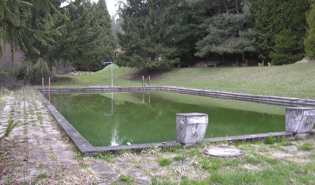 Der ideale Standort fr eine Wassertre...chaftsrates am stillgelegten Freibad.   | Foto: Christa Maier