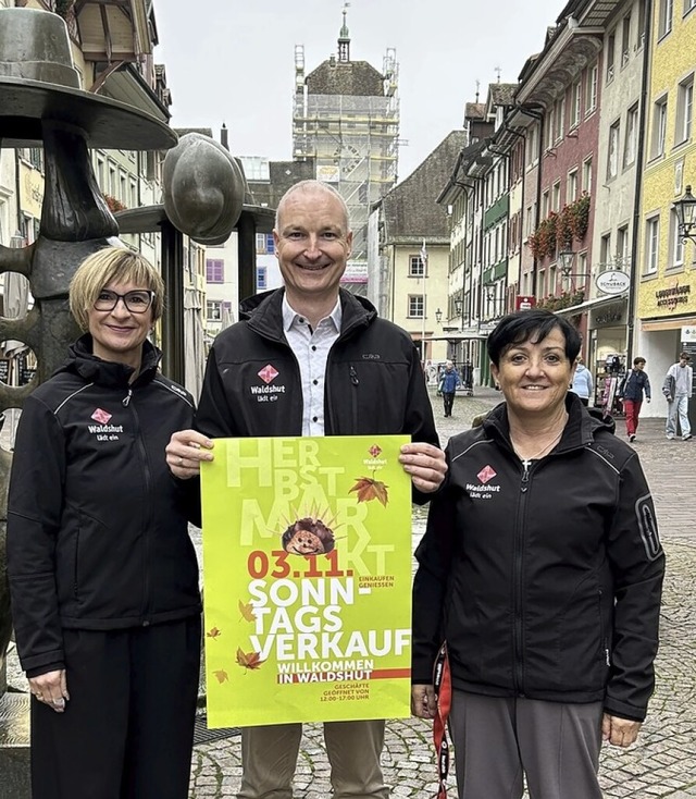 Zum Sonntagsverkauf mit Herbstmarkt la...Herrmann und Margarete Lenz (W+F) ein.  | Foto: suedkurier