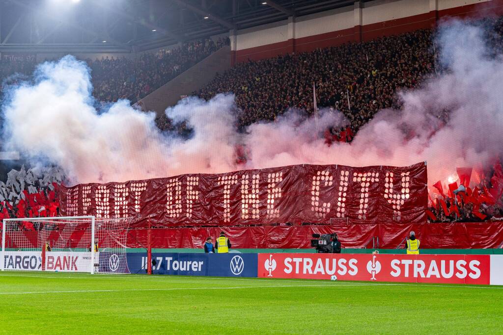 Der SC Freiburg muss im Pokalspiel gegen den Hamburger SV ran. Es wird ein Replay des DFB-Pokal-Halbfinales von 2022.