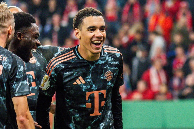 Mit drei Toren hat Jamal Musiala seine...f&uuml;r den FC Bayern best&auml;tigt.  | Foto: Torsten Silz/dpa