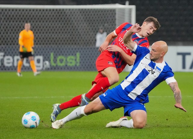 In der Anfangsphase wirkte Hertha in den Zweik&auml;mpfen deutlich wacher.  | Foto: Soeren Stache/dpa