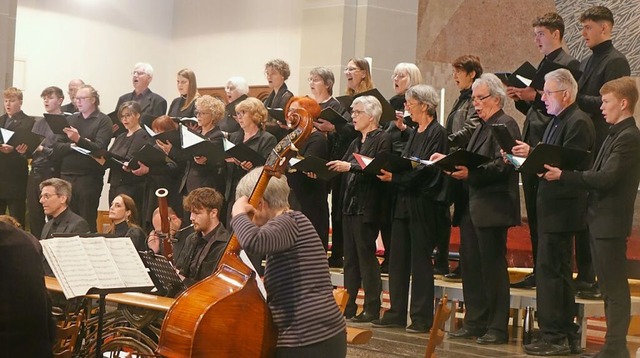 Fr die Auffhrung von Mozarts Requiem...beim letzten Kirchenkonzert an Ostern.  | Foto: Roswitha Frey