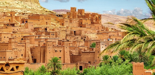 Die Kasbah Ait-Ben-Haddou, ein UNESCO-...n der marokkanischen Wstenlandschaft.  | Foto: Ivan Soto Cobos/Shutterstock.com