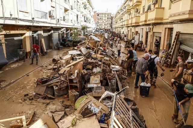 Unwetter in Spanien: Behrden gehen von 207 Toten aus