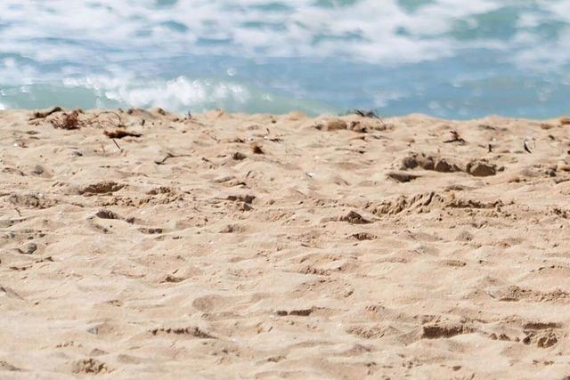 Beim Freiburger Variet am Seepark schafft Eva Aibazova faszinierende Figuren aus Sand