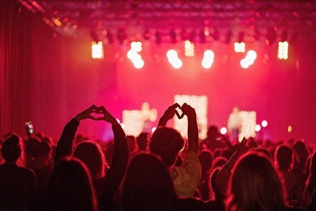 Fotos: Kasi und Antonius heizen dem E-Werk in Freiburg krftig ein