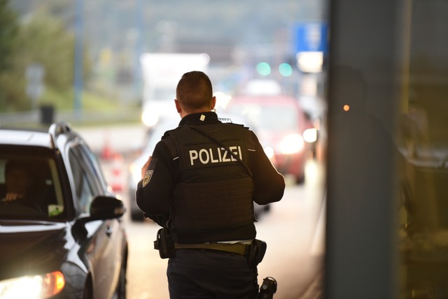 Grenzkontrolle am bergang bei Rheinfelden  | Foto: Jonas Gnther