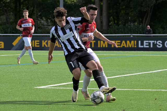 Gabriel Cristilli (am Ball) und die Nu...m Punktgewinn in Reutlingen sehr nahe.  | Foto: Tobias Baur (Imago)