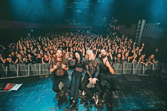 Die Band Set your Sails mit dem Lahrer... rechts) nach dem Konzert in Helsinki   | Foto: B. Klose/BZ-Production