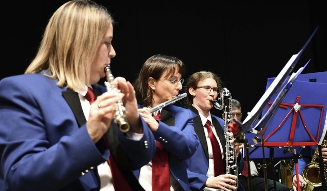 Die Stadtmusik Rheinfelden  zeigte bei...enkov ihr hohes musikalisches Knnen.   | Foto: Heinz und Monika Vollmar