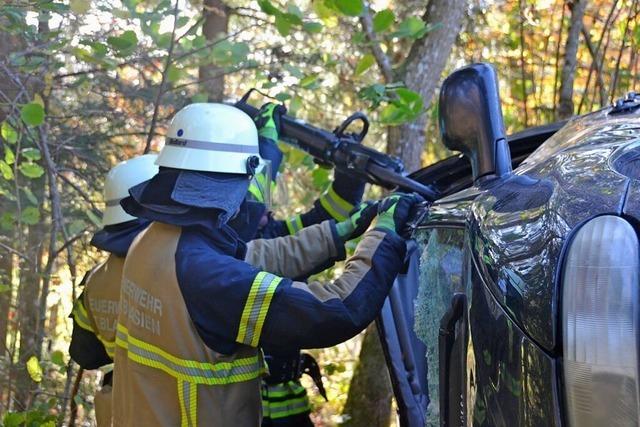 Rettungsdienste meistern im Albtal schwierige Aufgaben