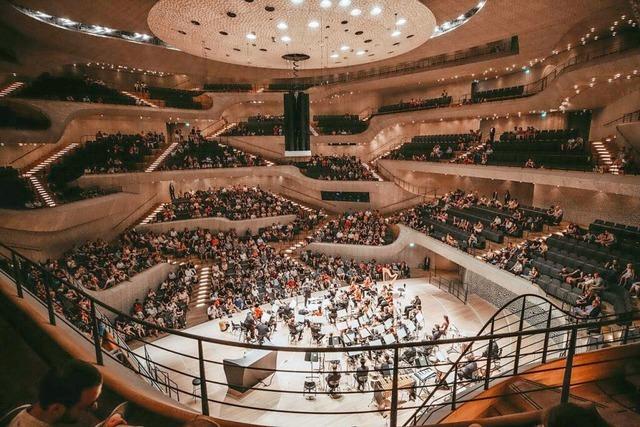 Sehen Sie Starbariton Thomas Hampson in der Elbphilharmonie