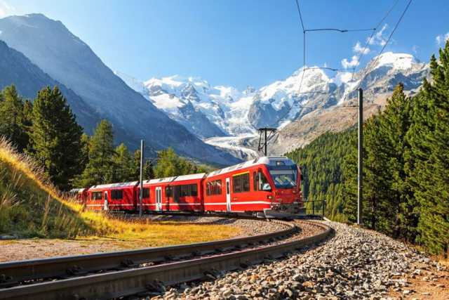 Erholung pur: Zugfahrt durch die traumhafte Bergwelt der Schweiz