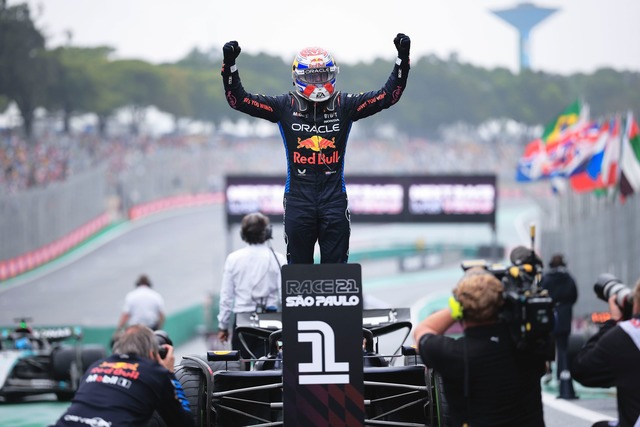 Eine Leistung aus einer eigenen Welt von Max Verstappen.  | Foto: Ettore Chiereguini/AP