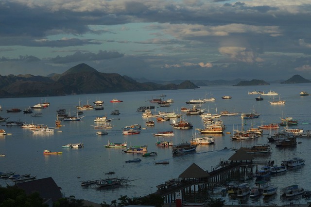 Flores ist bei Touristen aus aller Welt beliebt. (Archivbild)  | Foto: Achmad Ibrahim/AP