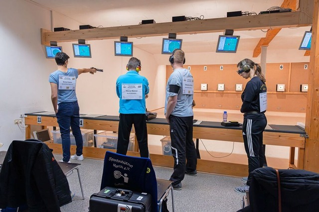 Im Wettkampf traten die Marcher  und P...) jeweils mit Sportlern aus Pforzheim.  | Foto: Hubert Gemmert