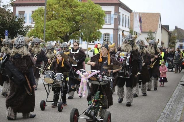 Halloween-Umzug mit den Rslehexen