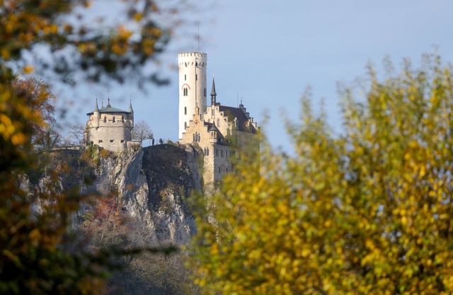 Die Baden-Wrttemberger leben in einer...Lichtenstein auf der Schwbsichen Alb.  | Foto: Thomas Warnack (dpa)