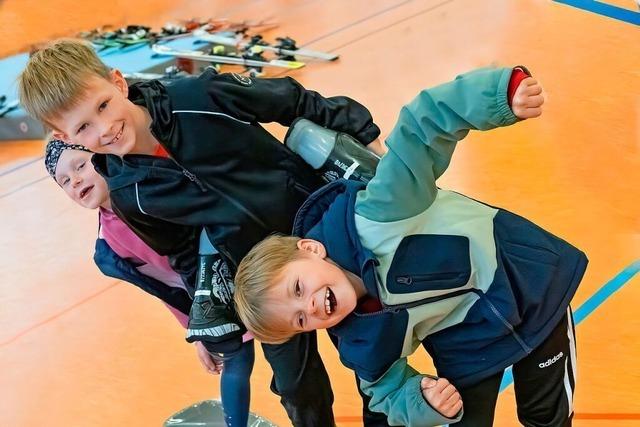 Skiclub veranstaltet traditionellen Brettlmarkt: Bonndorfer Sportler ausgestattet fr die Piste