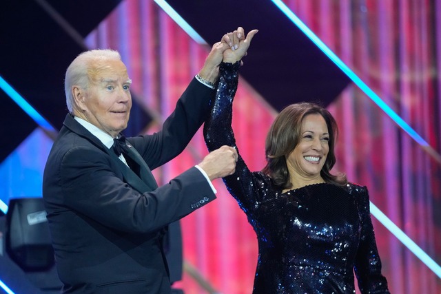 Biden hatte sich zugunsten von Harris ...ennen zur&uuml;ckgezogen. (Archivbild)  | Foto: Mark Schiefelbein/AP/dpa