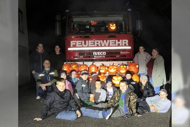 Sachspenden fr die Jugendfeuerwehr in Malsburg-Marzell