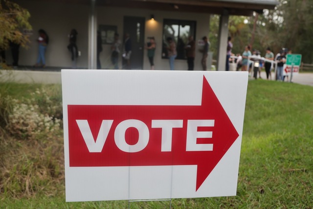 Bei der US-Wahl geht es um mehr als nur den Platz im Wei&szlig;en Haus.  | Foto: Dirk Shadd/Tampa Bay Times/ZUMA Press Wire/dpa