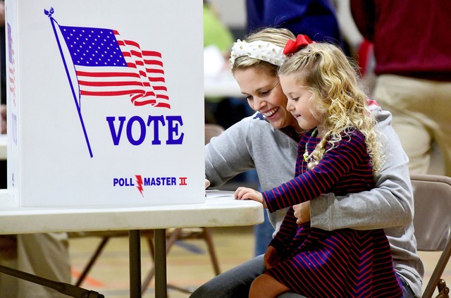 W&auml;hlen in Amerika  | Foto: Thomas Slusser/The Tribune-Democrat/AP/dpa