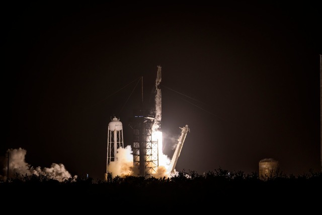 An Bord einer Falcon 9-Rakete von Spac...rde "Lignosat" ins All bef&ouml;rdert.  | Foto: Jennifer Briggs/ZUMA Press Wire/dpa