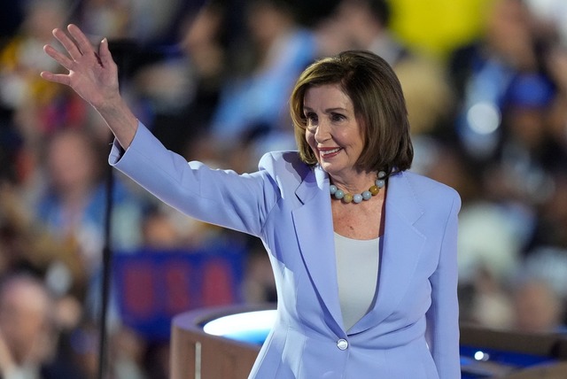 Nancy Pelosi beim Parteitag der Demokraten in Chicago. (Archivbild)  | Foto: Charles Rex Arbogast/AP/dpa