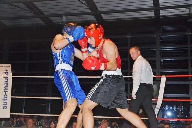 25 Kmpfe bei der langen Boxnacht in Riegel