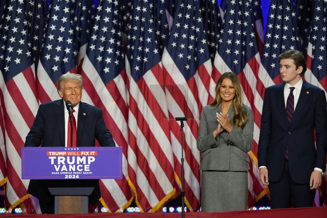 Trump erkl&auml;rte sich rasch zum Wahlsieger.  | Foto: Lynne Sladky/AP