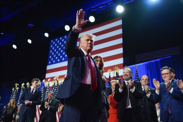 Angesichts des Wahlsiegs von Donald Tr...atspolitische Verantwortung zu zeigen.  | Foto: Evan Vucci/AP/dpa