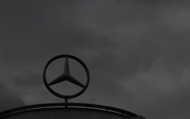 Mercedes-Benz setzt auf konstruktiven Dialog.  | Foto: Bernd Wei&szlig;brod/dpa