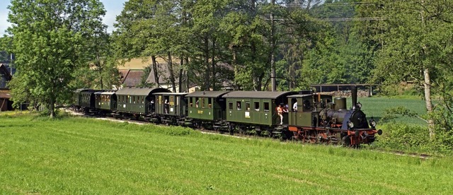 In Heinz Gttlichs neuem Eisenbahnkale...das &#8222;Chanderli&#8220; unterwegs.  | Foto: Heinz Gttlich