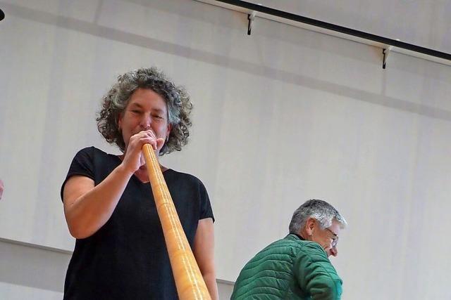 Beim achten Versuch: Endlich macht das Alphorn einen Klang