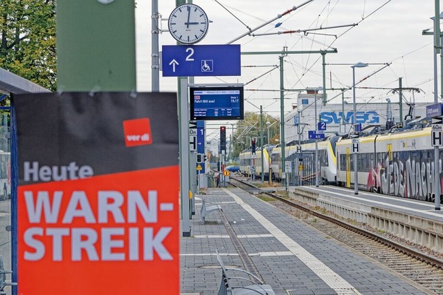 Der Bahnhof in Endingen am Mittwoch: verwaist  | Foto: Martin Wendel