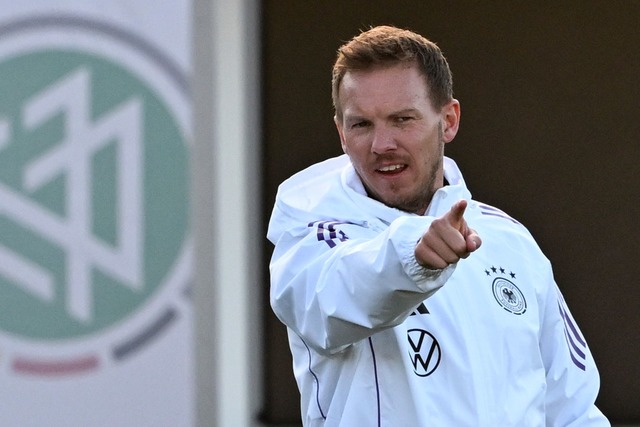 Julian Nagelsmann setzt zum Jahresausk...wei R&uuml;ckkehrer und einen Neuling.  | Foto: Arne Dedert/dpa