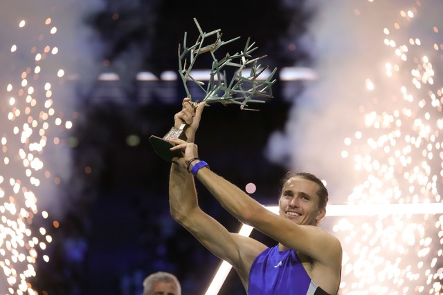 Gest&auml;rkt vom Turniersieg in Paris...favoriten bei den ATP Finals in Turin.  | Foto: Thibault Camus/AP/dpa