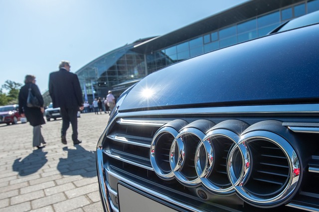 Audi will sich wetterfester aufstellen  | Foto: Armin Weigel/dpa