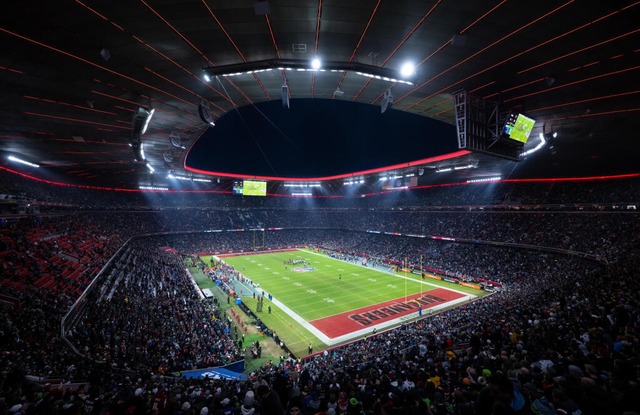 2022 spielten die Seattle Seahawks in ... Arena gegen die Tampa Bay Buccaneers.  | Foto: Sven Hoppe (dpa)