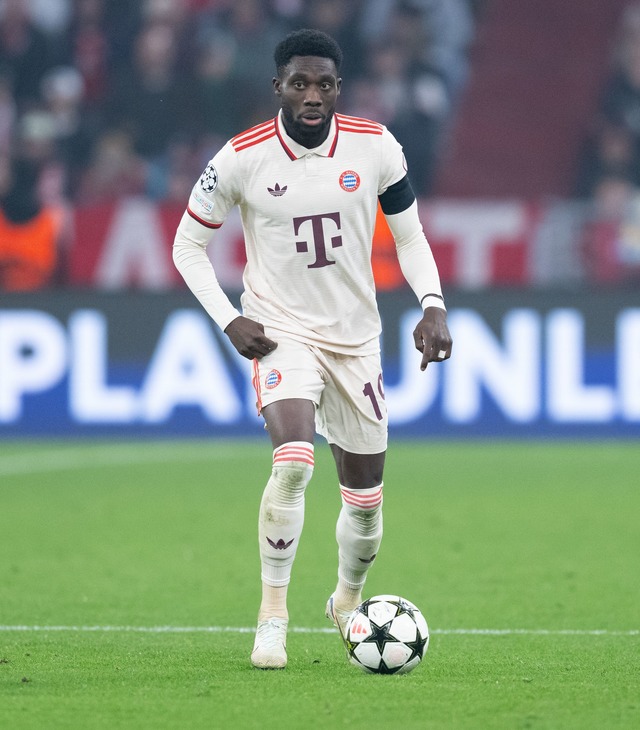 Alphonso Davies k&ouml;nnte l&auml;nger beim FC Bayern bleiben.  | Foto: Sven Hoppe/dpa