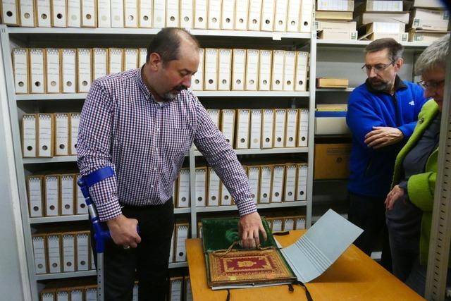 Von kilometerlangen Aktenbergen und historischen Urkunden: Einblicke ins Stadtarchiv Lrrach