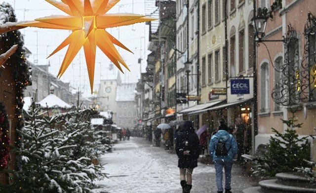 Mit Beginn der Dunkelheit und den erst... Weihnachtsmarkt seinen ganzen Zauber.  | Foto:  Rasmus Peters