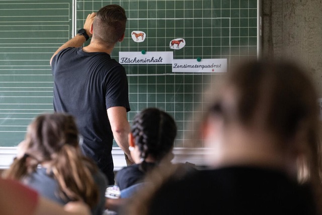 Strern verhindern normalen Unterricht. (Symbolbild)  | Foto: Marijan Murat (dpa)