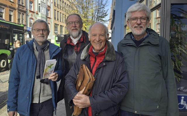 Veranstalter der Friedenswoche (von li... Peter-Michael Kuhn und Clemens Bhler  | Foto: Barbara Puppe