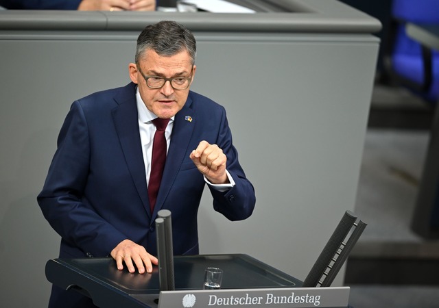 Der Angriff auf Roderich Kiesewetter (...gericht Aalen verhandelt. (Archivbild)  | Foto: Rabea Gruber/dpa