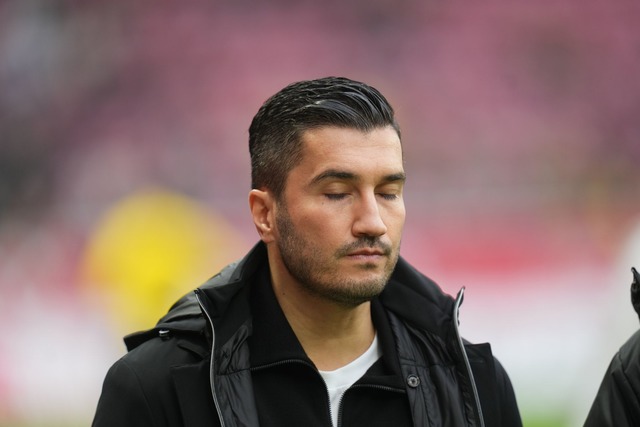 Ger&auml;t weiter unter Druck: BVB-Trainer Nuri Sahin.  | Foto: Thomas Frey/dpa