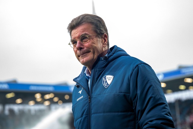 Dieter Hecking gab sein Deb&uuml;t als Trainer des VfL Bochum.  | Foto: David Inderlied/dpa