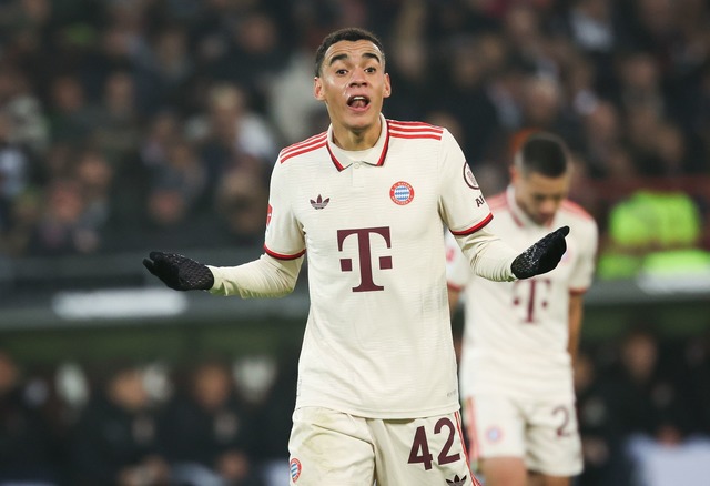 Was nun? Die Bayern wollen Jamal Musiala behalten.  | Foto: Christian Charisius/dpa